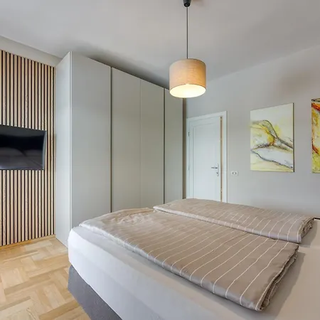 Elegant Panoramic Seaview Apartament Pula