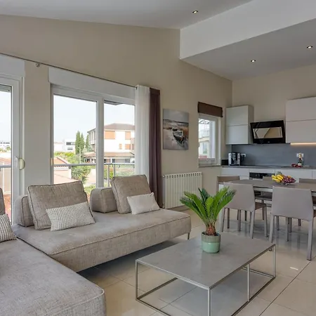Elegant Panoramic Seaview Apartament Pula