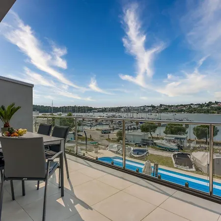 Elegant Panoramic Seaview Apartament *