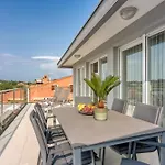 Elegant Panoramic Seaview Póla