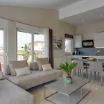 Elegant Panoramic Seaview Apartman Póla