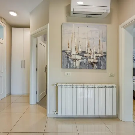 Elegant Panoramic Seaview Póla