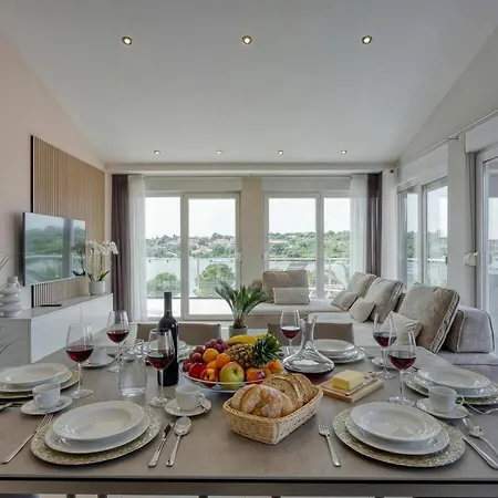 Apartman Elegant Panoramic Seaview