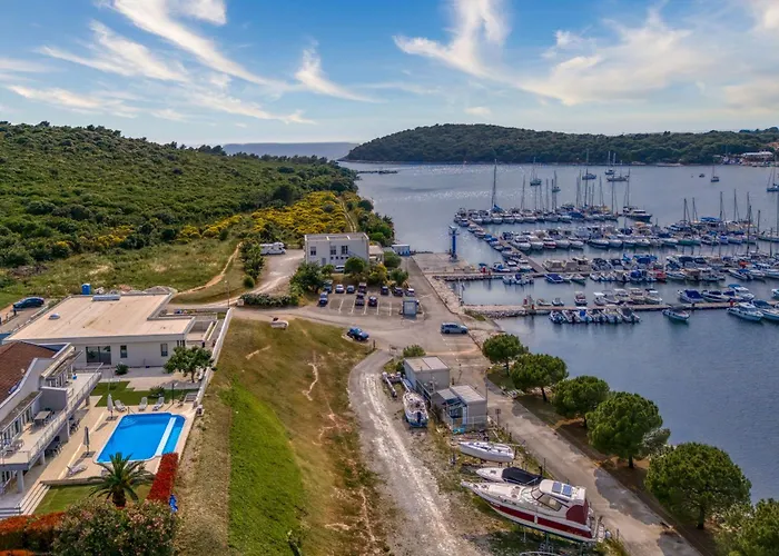 Elegant Panoramic Seaview Apartman Pula