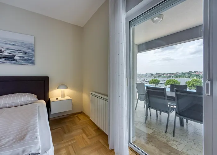 Elegant Panoramic Seaview Pula