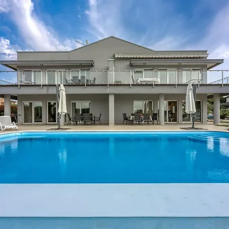 Elegant Panoramic Seaview Appartement Pula