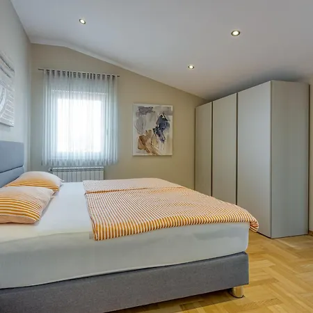 Elegant Panoramic Seaview Appartement Pula